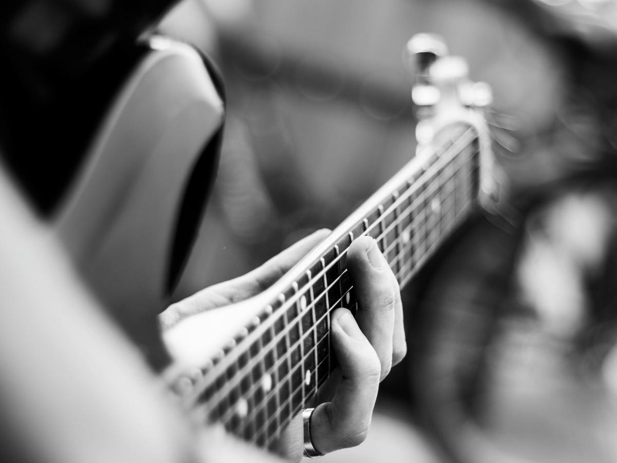 Voces ensortijadas 262. Al son de una guitarra. María Gabriela López&nbsp;Suárez