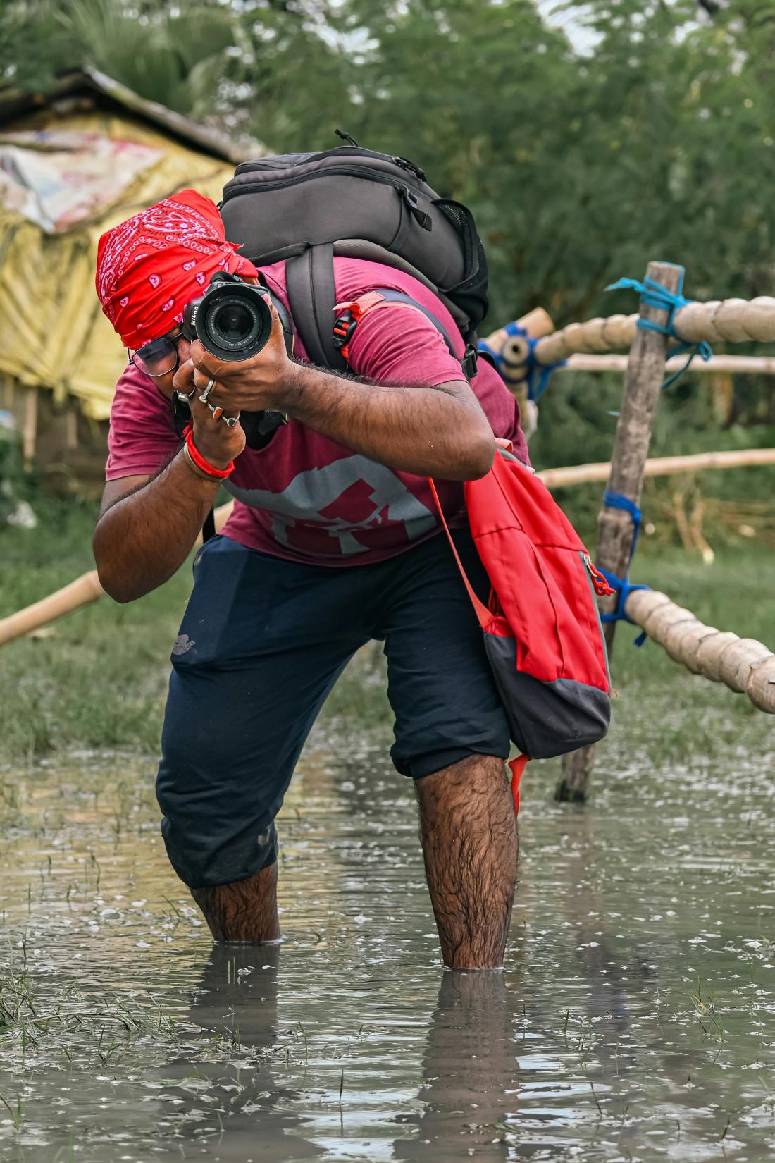 Fotografía: Monojit Dutta: https://www.pexels.com/photo/adventurous-photographer-in-kolkata-s-rain-33294902/