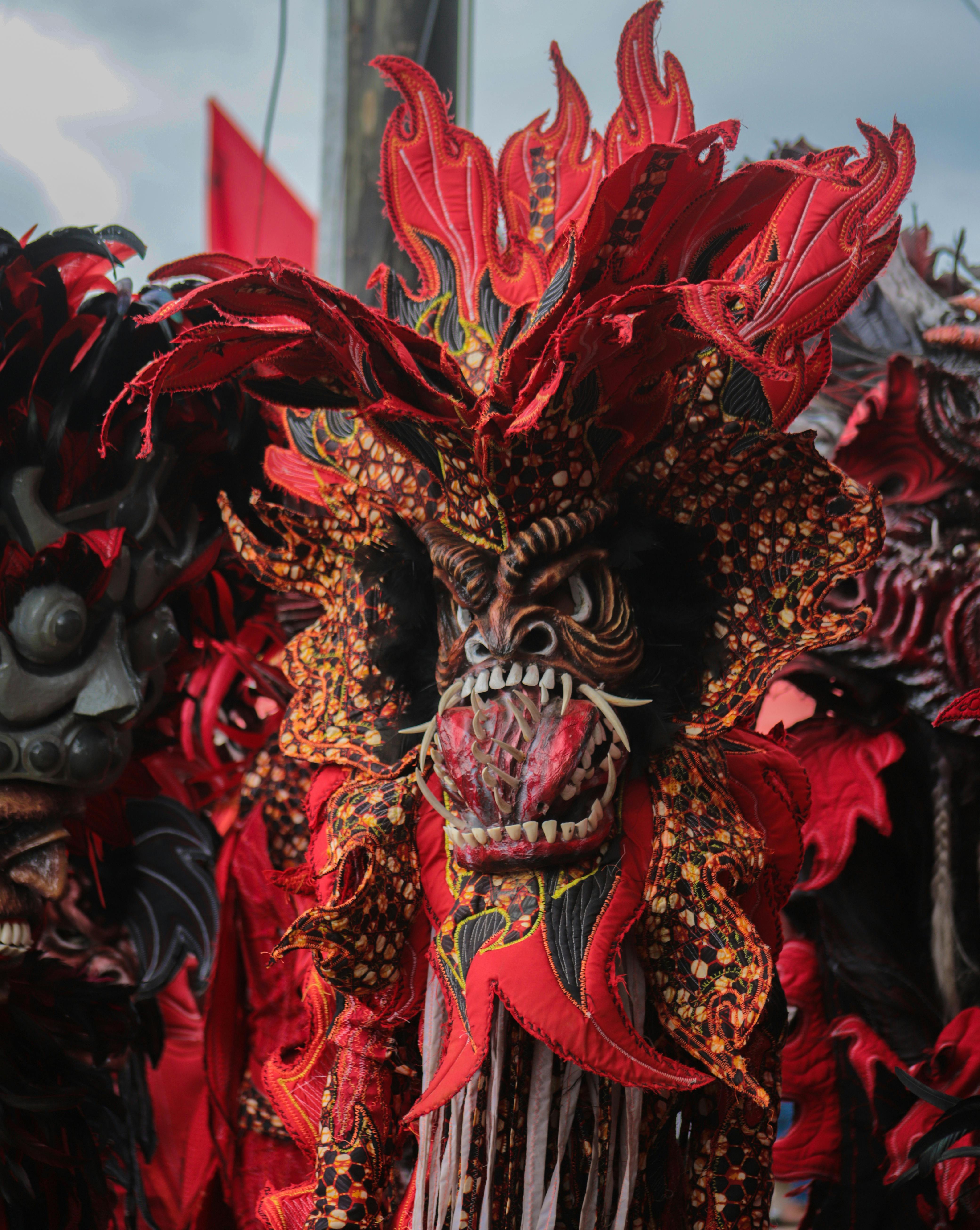 Photo by Esdras Jaimes: https://www.pexels.com/photo/vibrant-diablo-congo-mask-in-portobelo-festival-31949078/