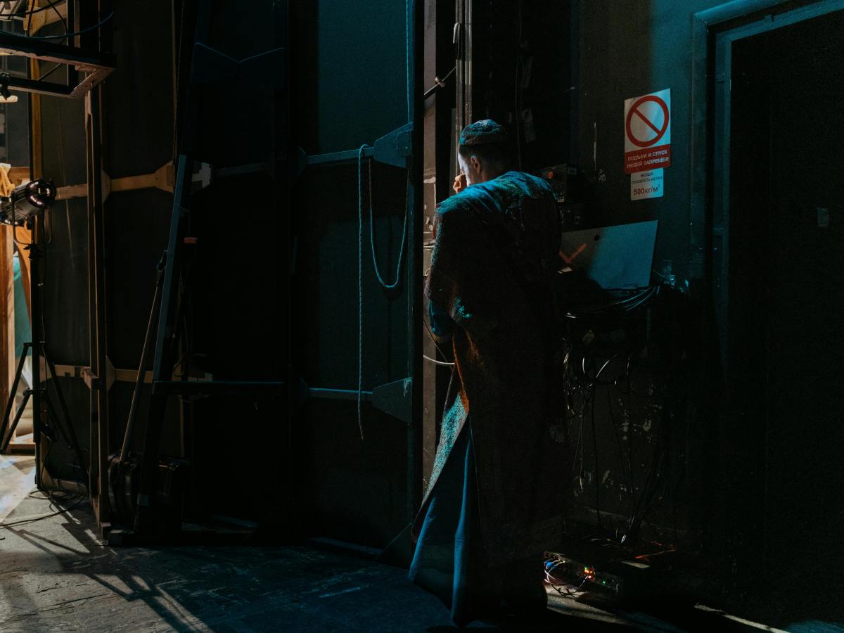 Voces ensortijadas. 321. Tras bambalinas, la escucha al corazón. María Gabriela López&nbsp;Suárez