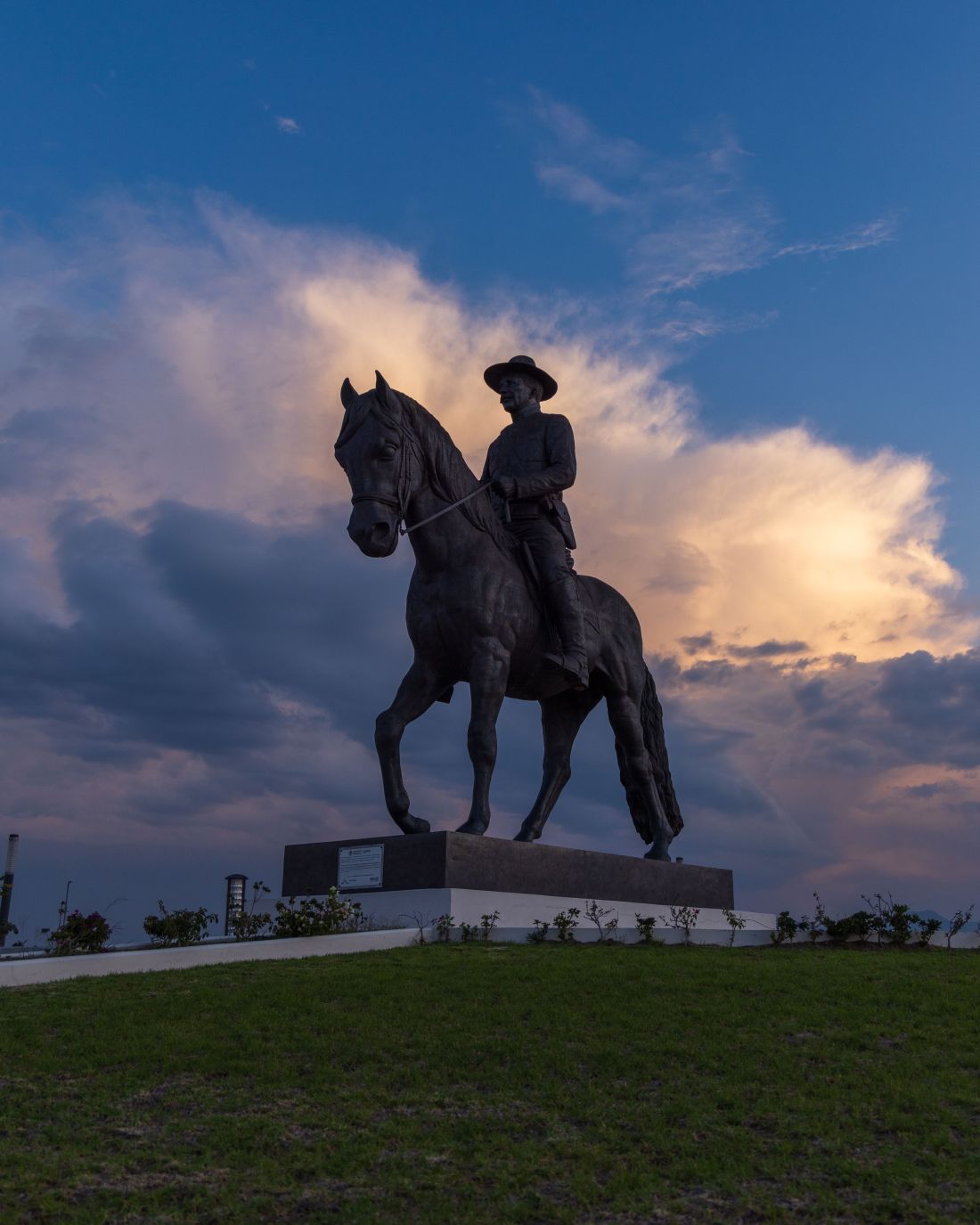 Photo by Israel Torres: https://www.pexels.com/photo/equestrian-sculpture-of-felipe-angeles-against-a-white-cloud-19898950/